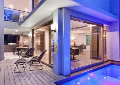 Luxurious & Sophisticated Home that Embraces its Natural Attributes