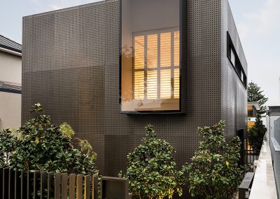 External view of the Beach Box with Breezway louvres