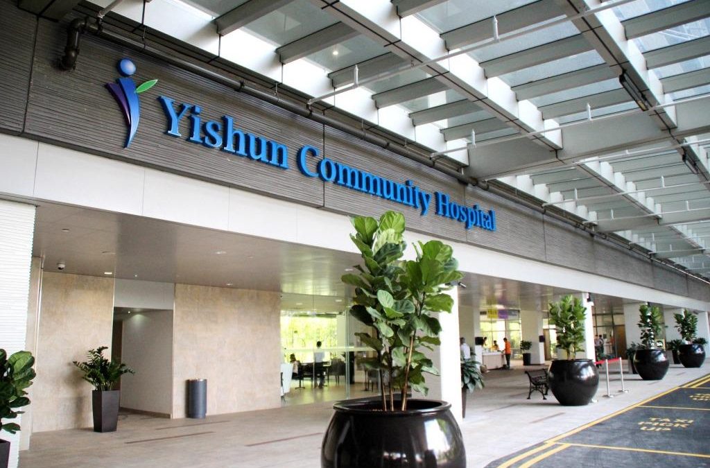 Yishun Hospital, Walls of Louvres for Natural Air