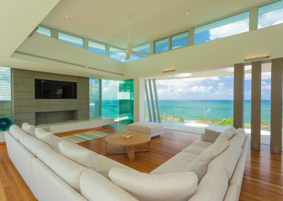 High level Breezway louvres in lounge