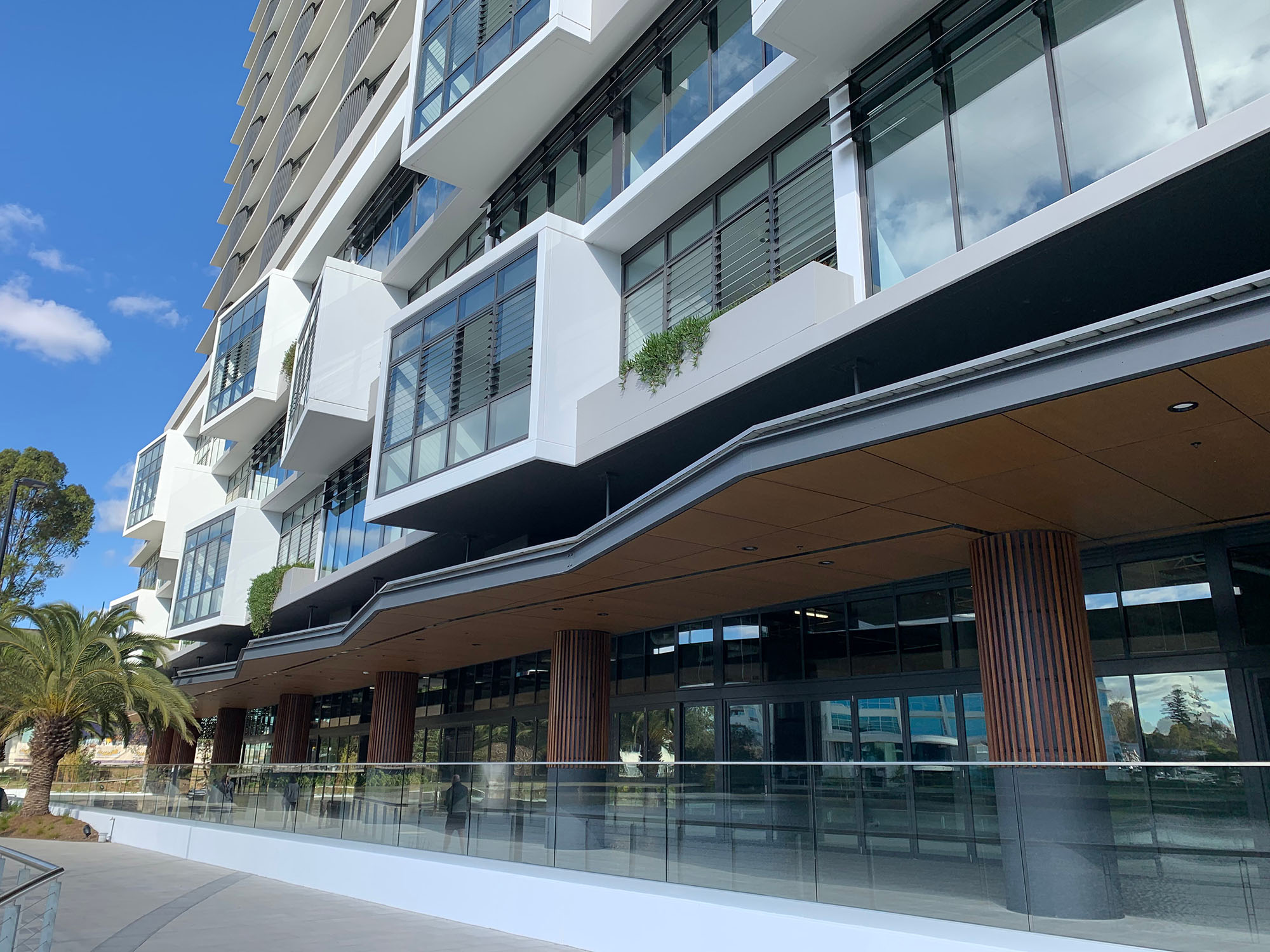 Cleaning Louvre Windows is Made Easy with Breezway